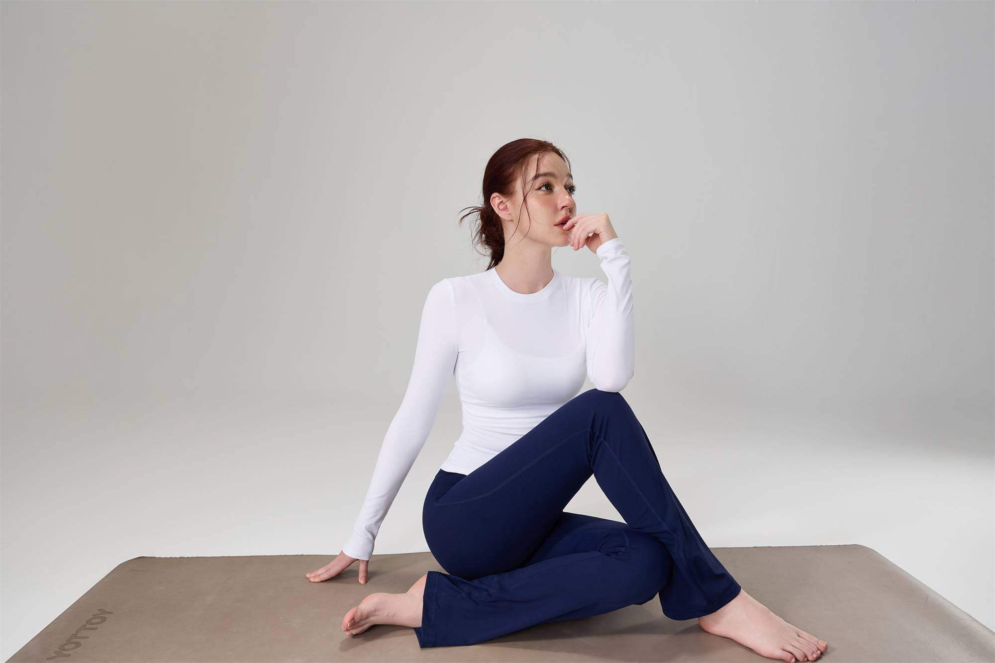 Figurbetontes Yoga-Sport-Top mit Rundhalsausschnitt