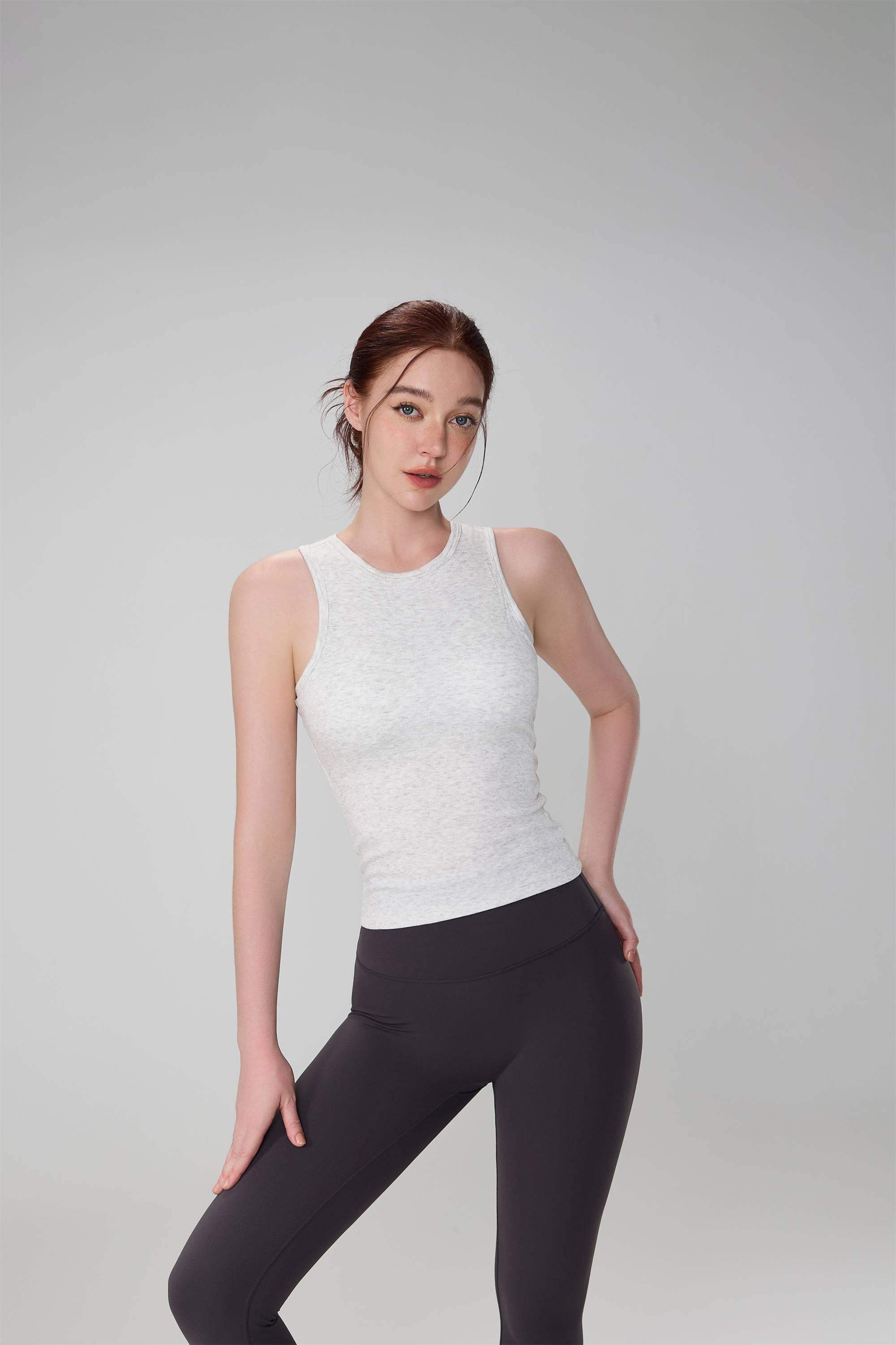 Geripptes Tanktop mit Rundhalsausschnitt zum Laufen und Yoga