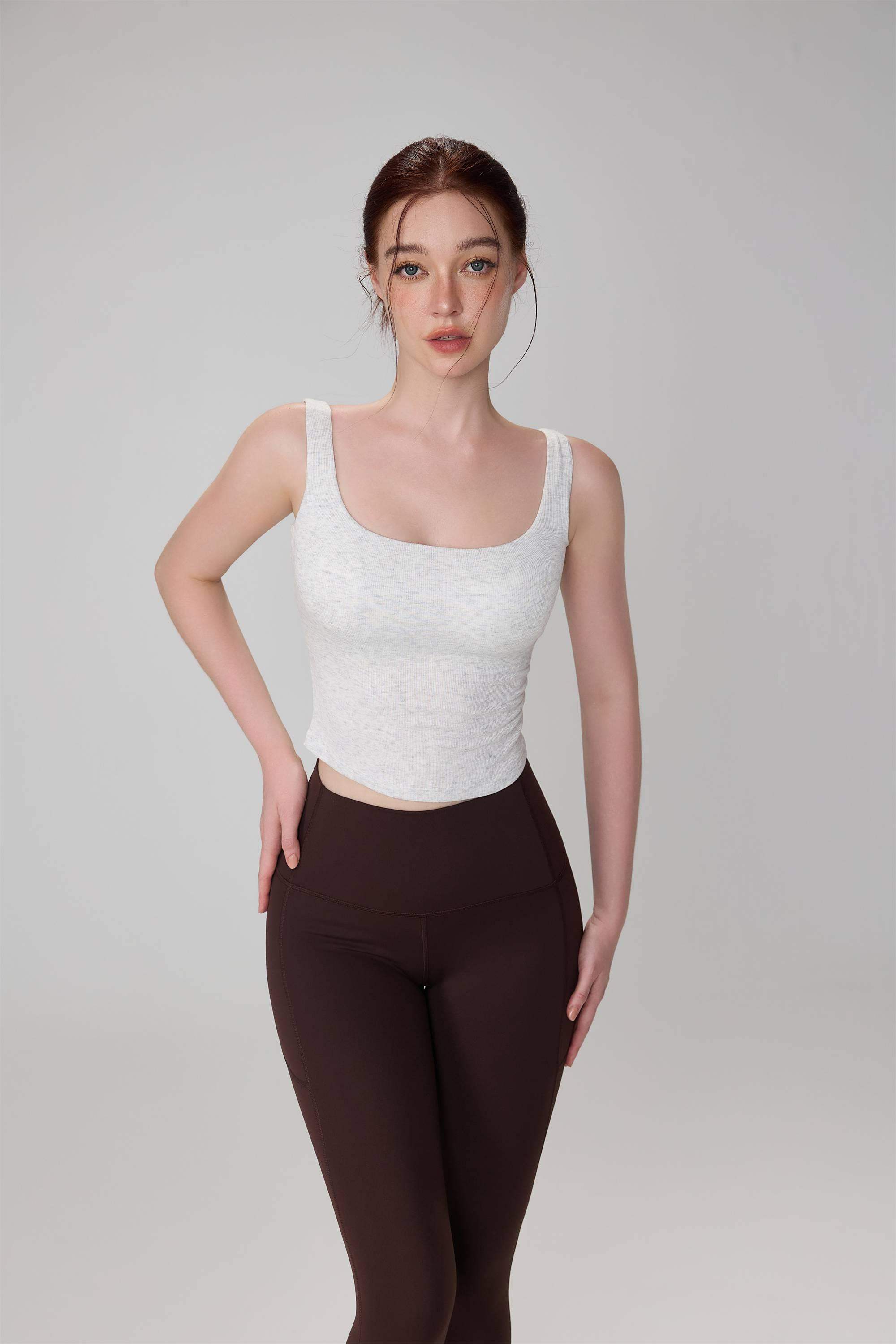 Yoga-Tanktop aus Modal mit breiten Trägern