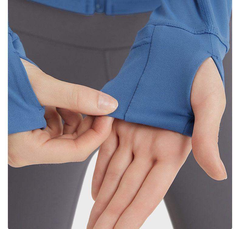 Fitnessjacke mit Reißverschlusstasche