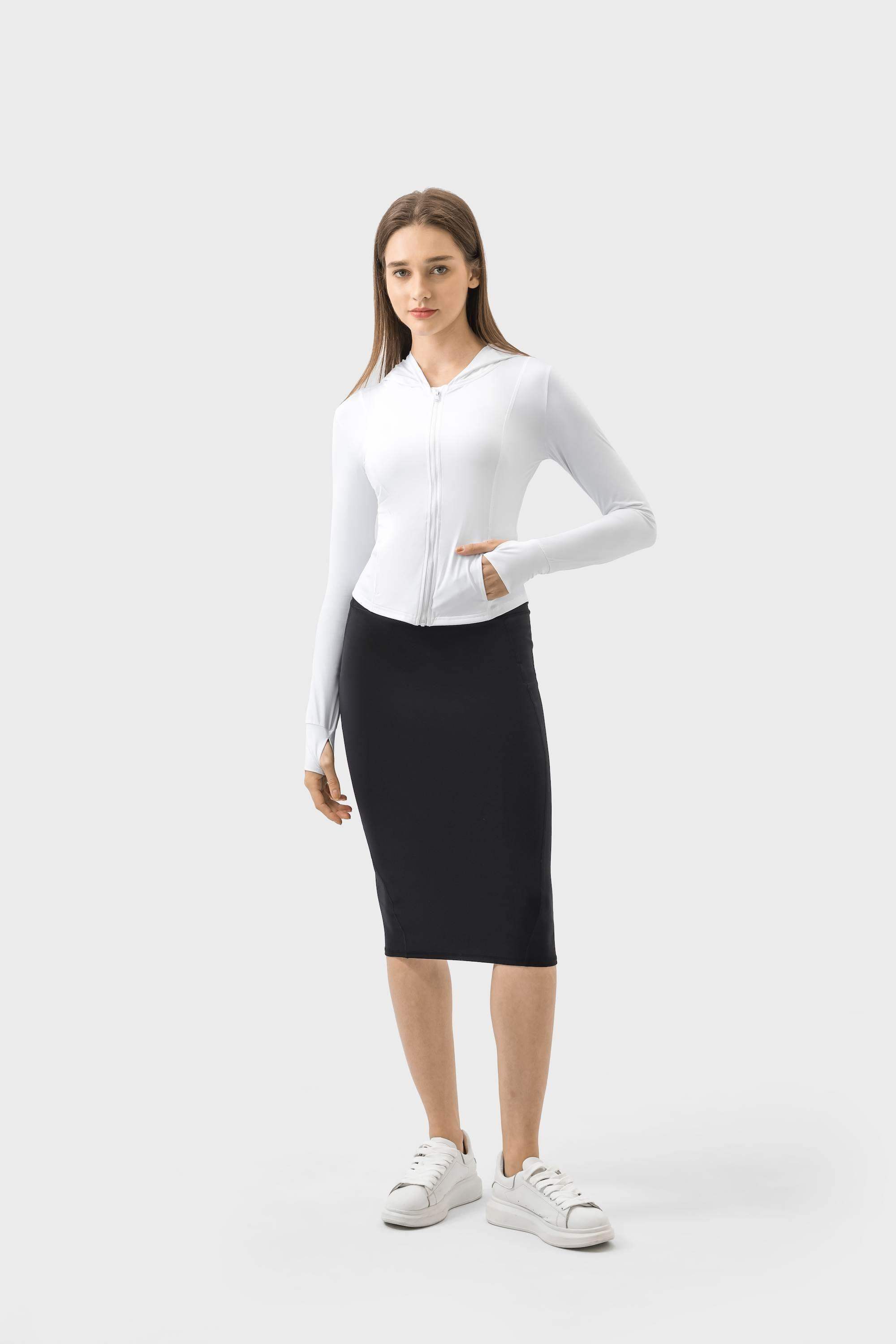 Sonnenschutzkleidung mit schmaler Passform und Kapuze