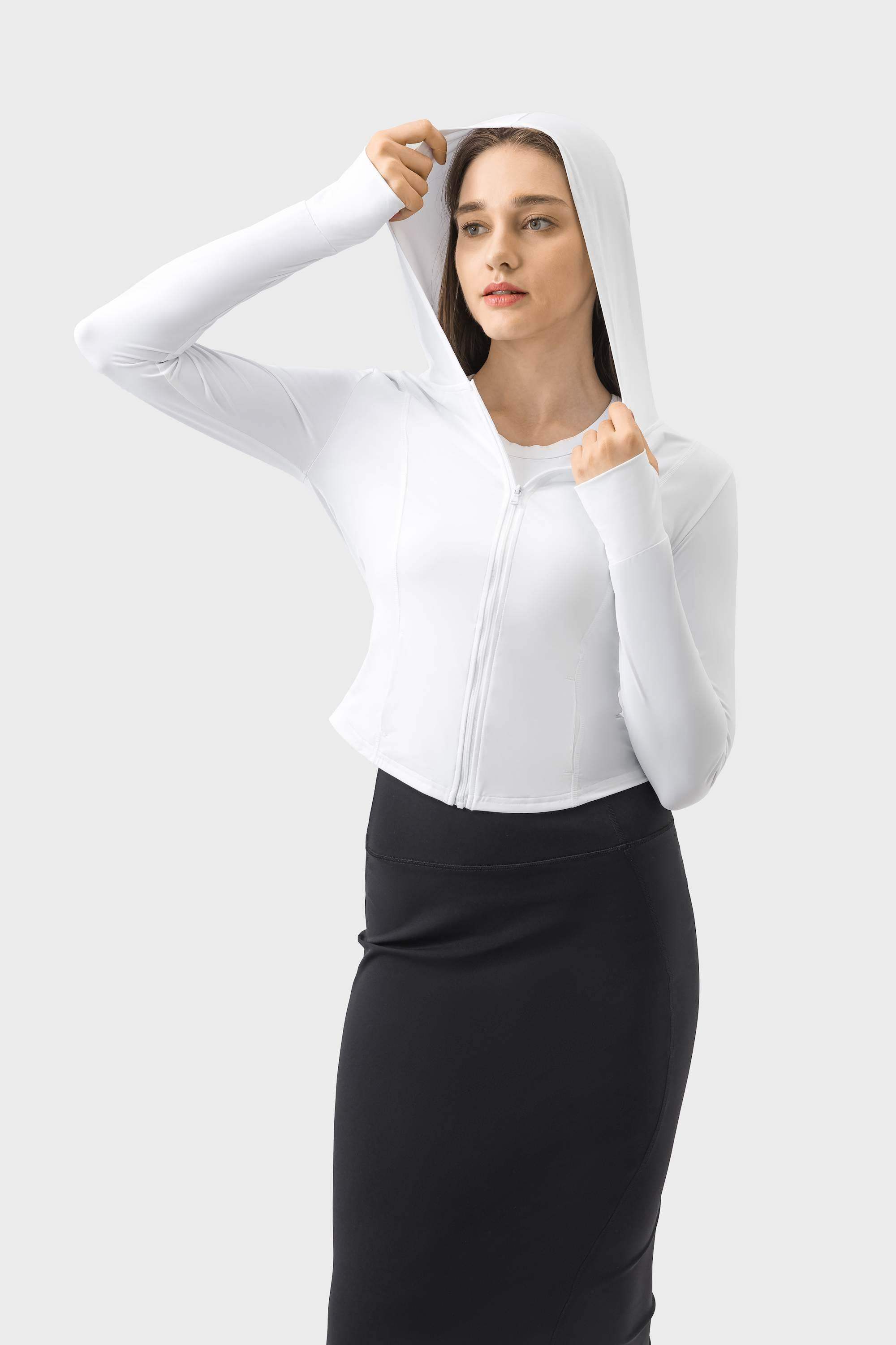 Sonnenschutzkleidung mit schmaler Passform und Kapuze