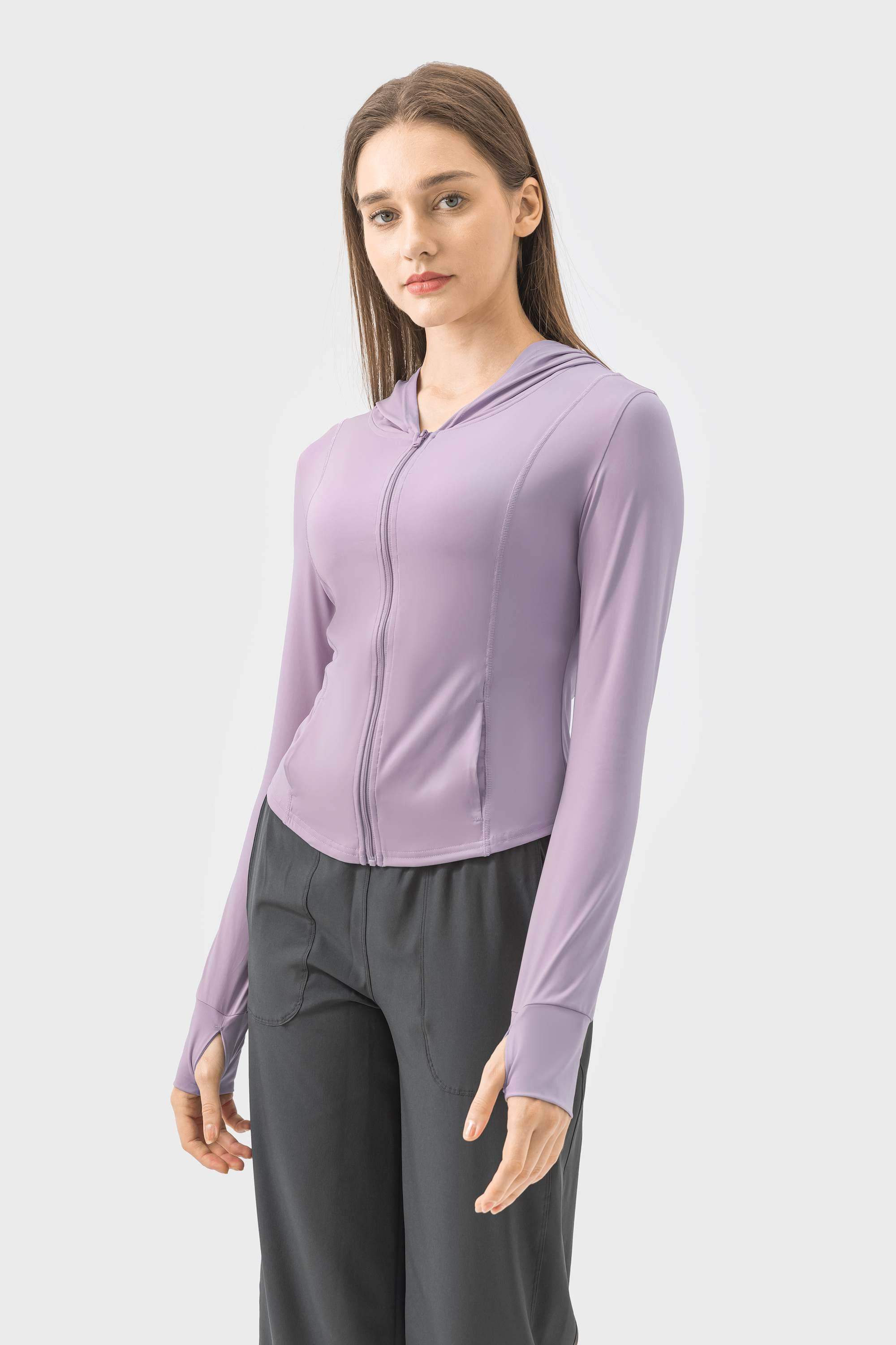 Sonnenschutzkleidung mit schmaler Passform und Kapuze