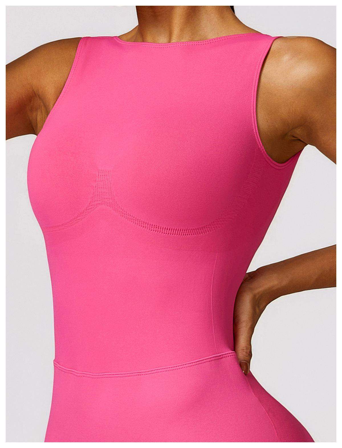 Kurzer Jumpsuit mit V-Rücken