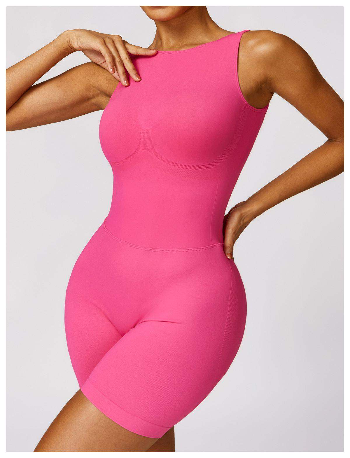 Kurzer Jumpsuit mit V-Rücken