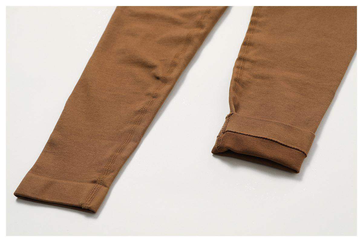 Jumpsuit mit Po-Lifting und V-Rücken