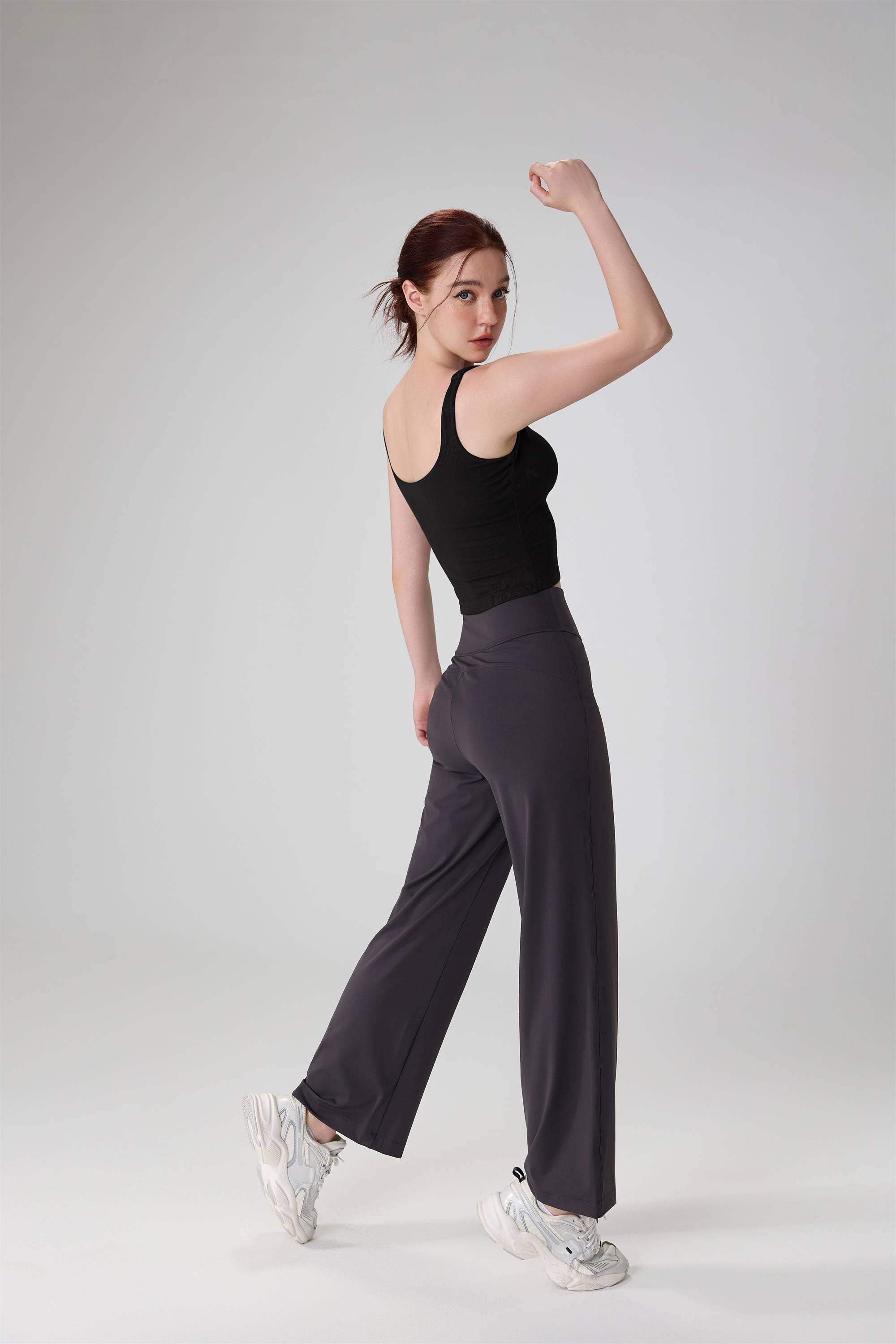 Yoga-Tanktop aus Modal mit breiten Trägern