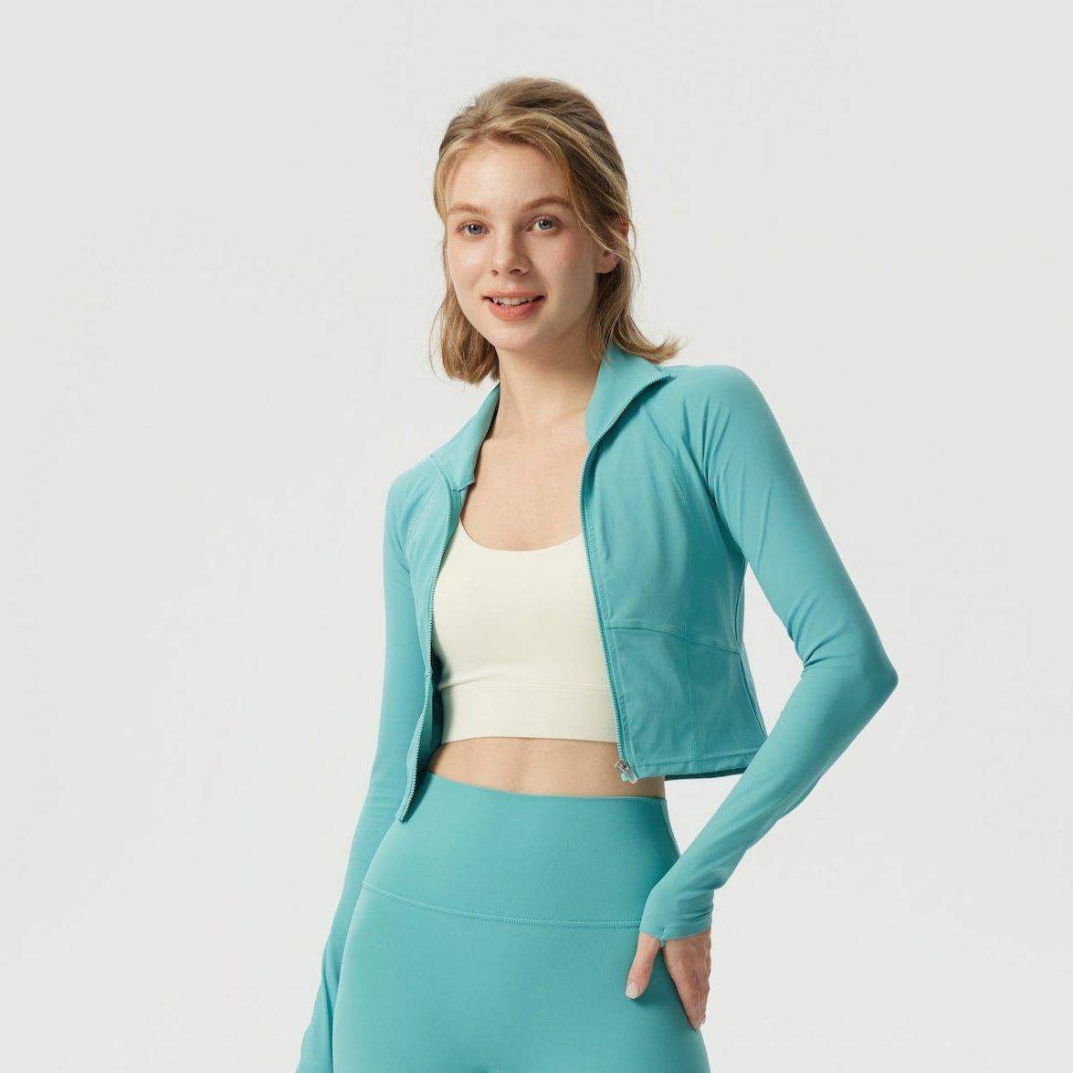 Kurzes Sportjackett mit Stehkragen