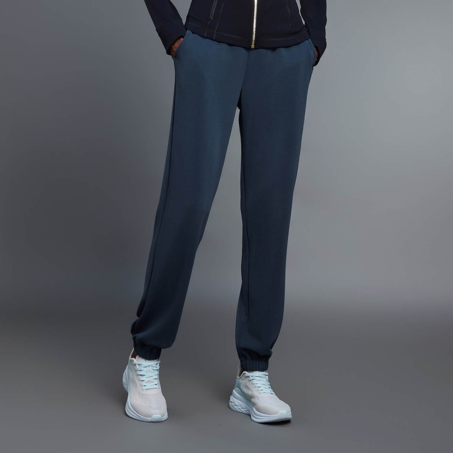 Women's Moisture-Wicking Jogger Pants