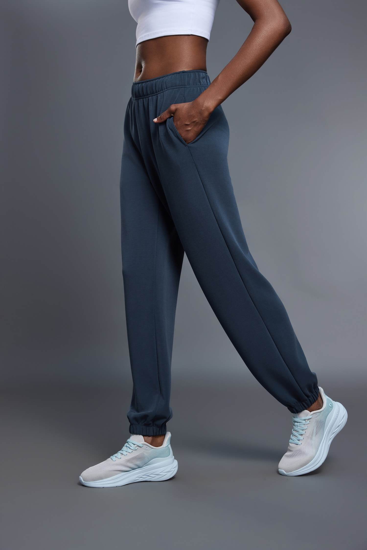 Women's Moisture-Wicking Jogger Pants