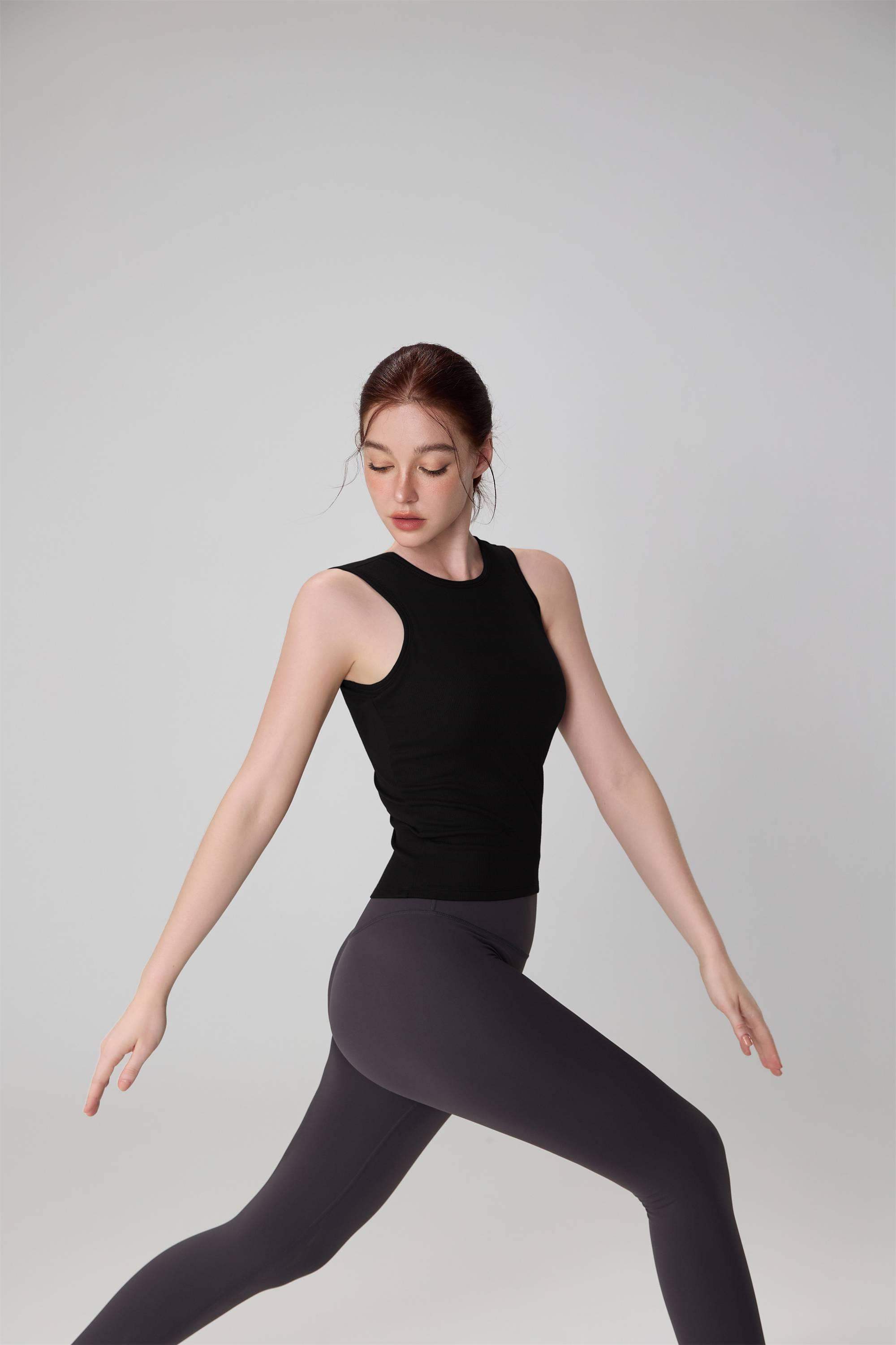 Geripptes Tanktop mit Rundhalsausschnitt zum Laufen und Yoga