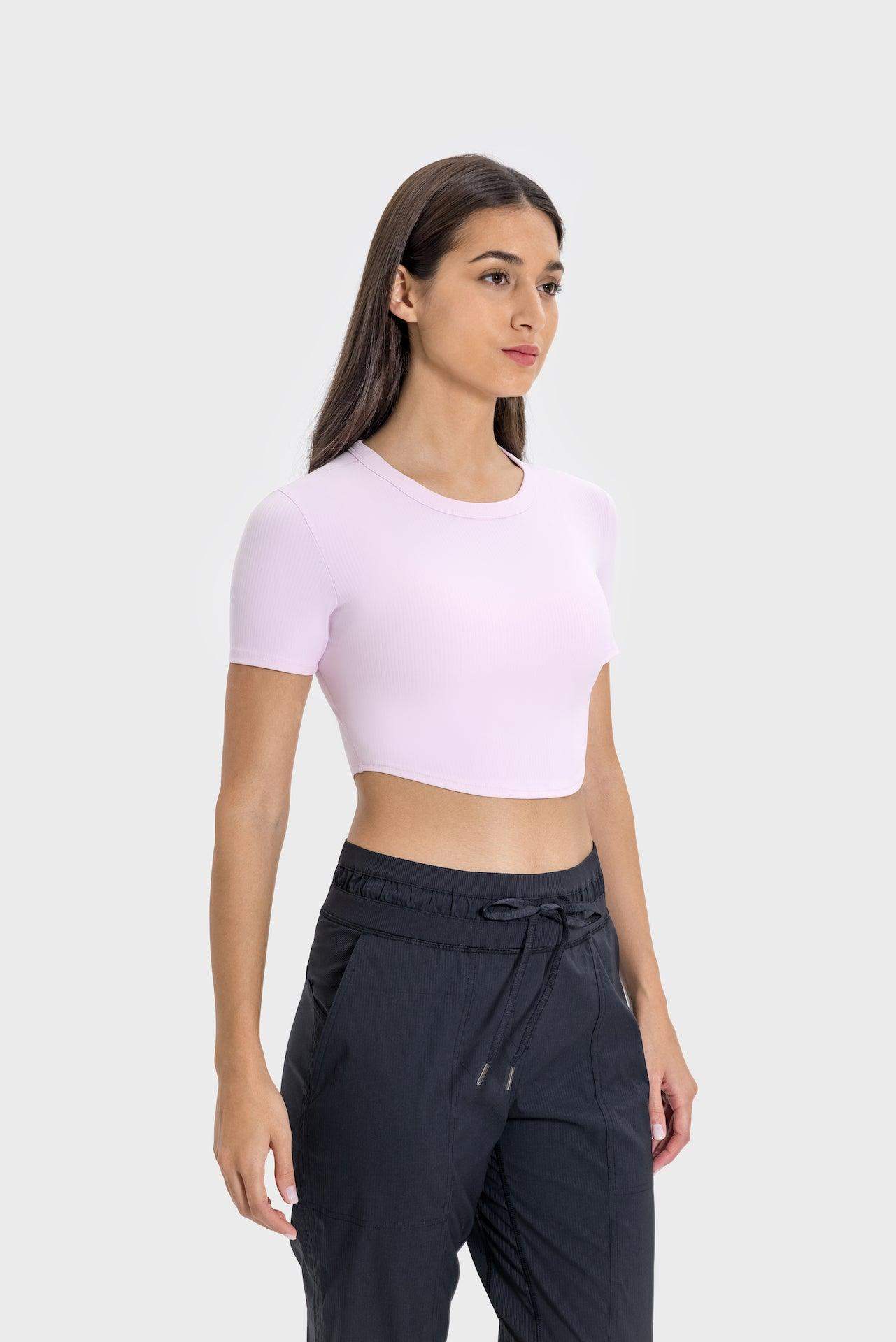 Kurzärmliges, eng anliegendes Crop-Top
