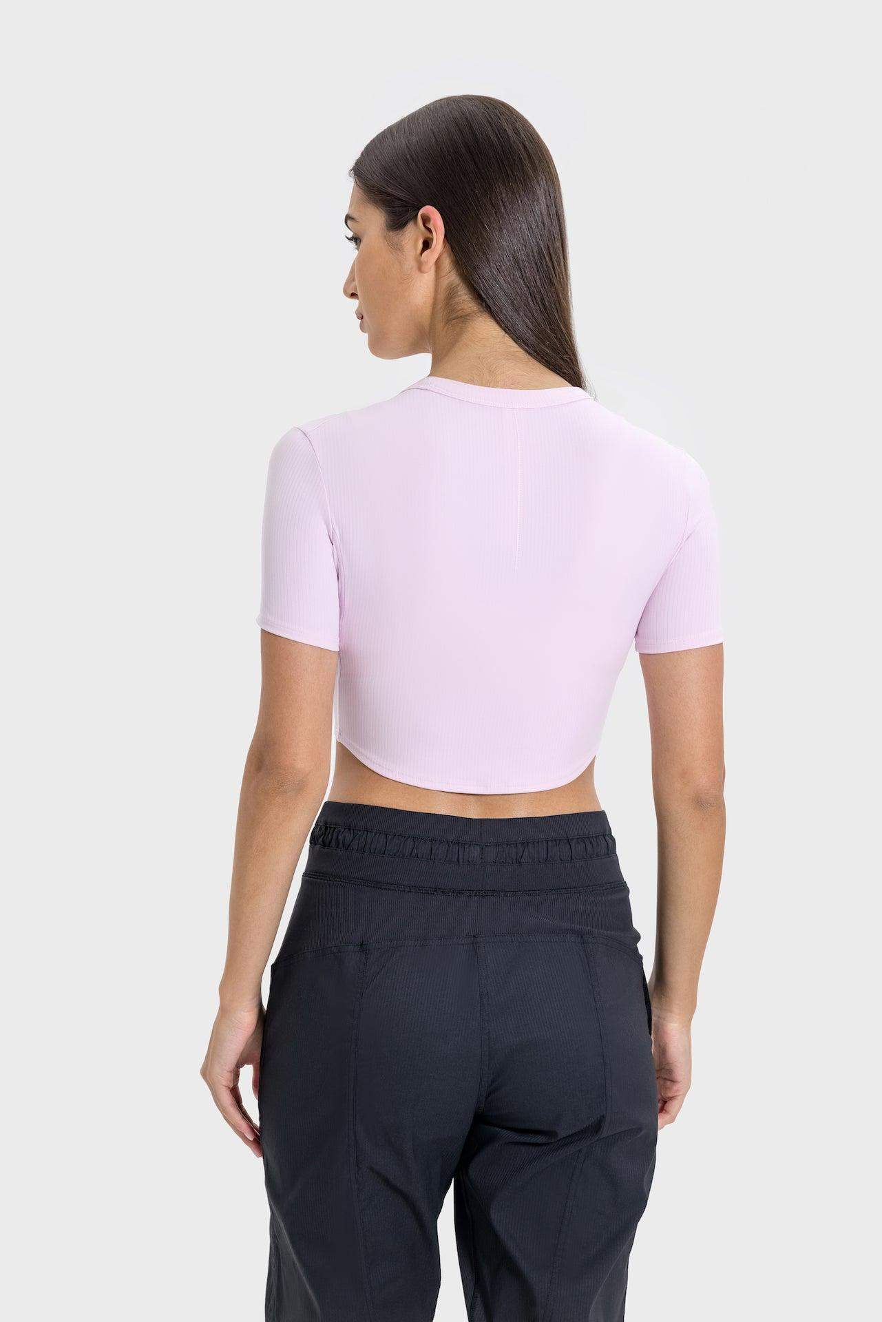 Kurzärmliges, eng anliegendes Crop-Top