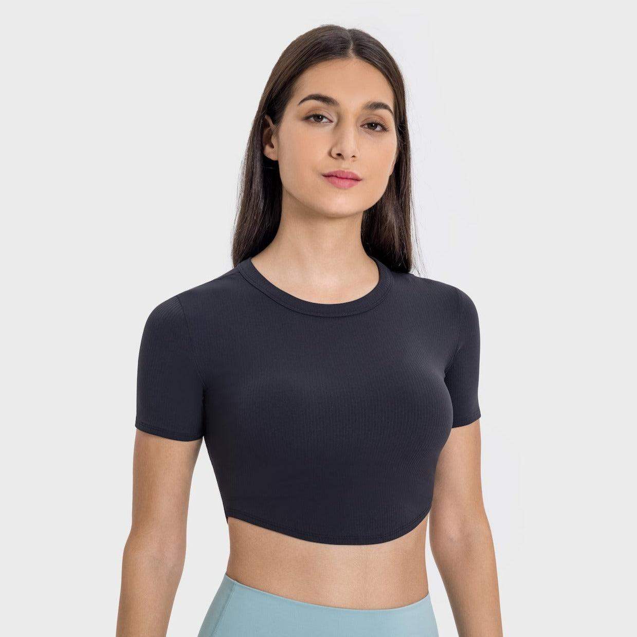Kurzärmliges, eng anliegendes Crop-Top