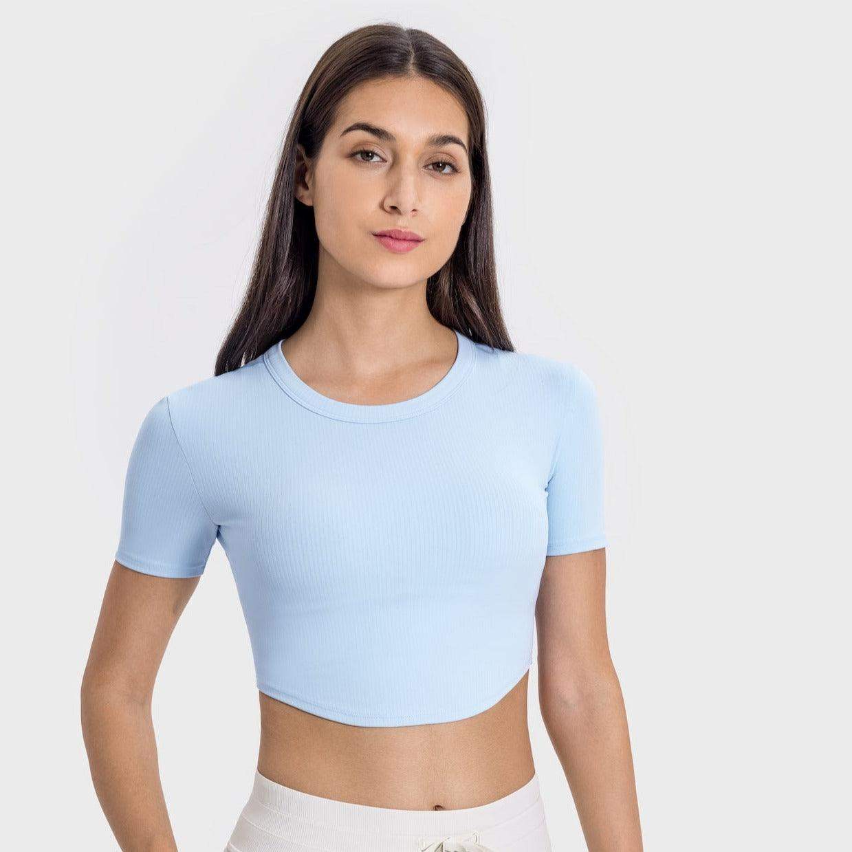 Kurzärmliges, eng anliegendes Crop-Top