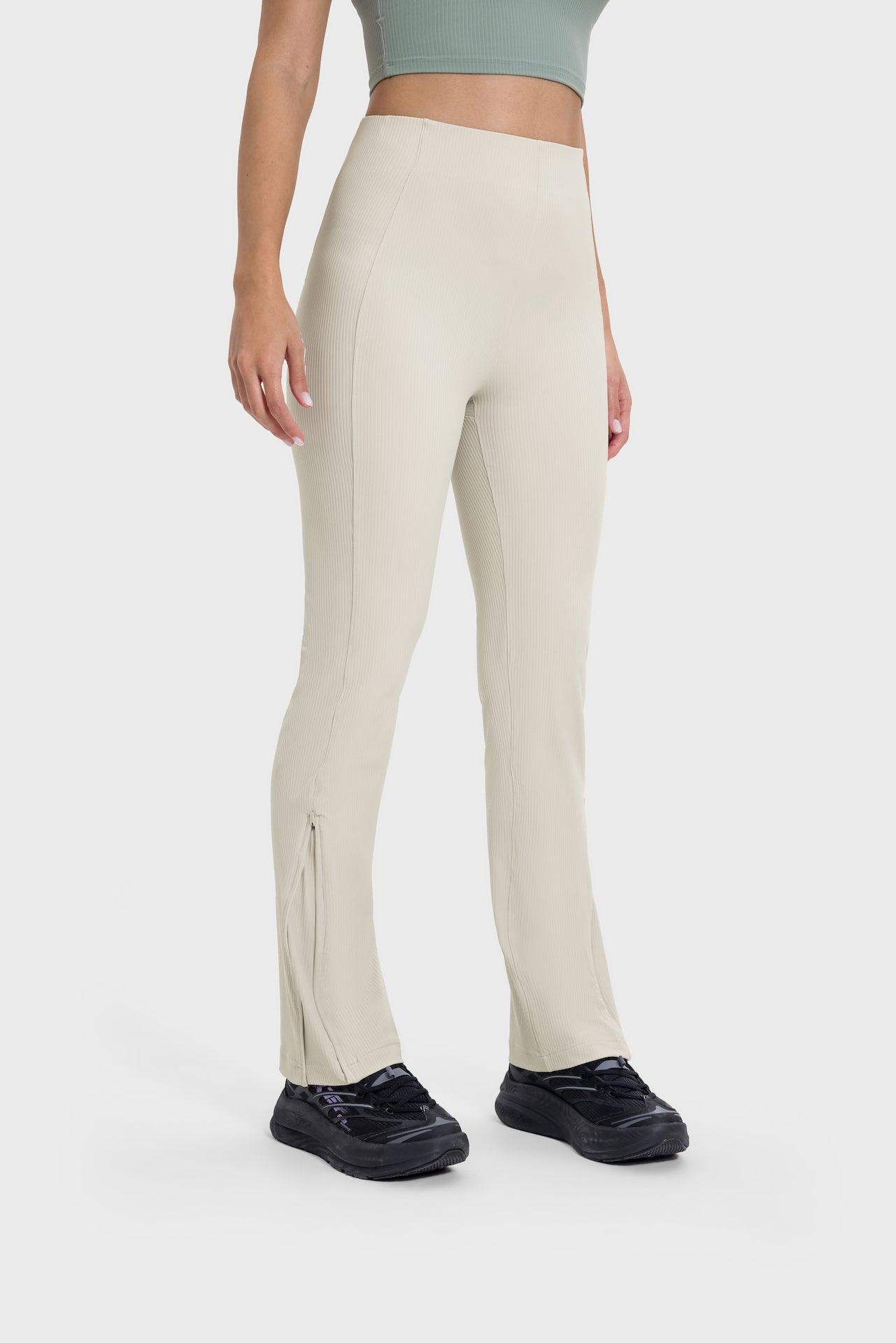 Hüfthebende Slim Flare-Hose mit hoher Taille