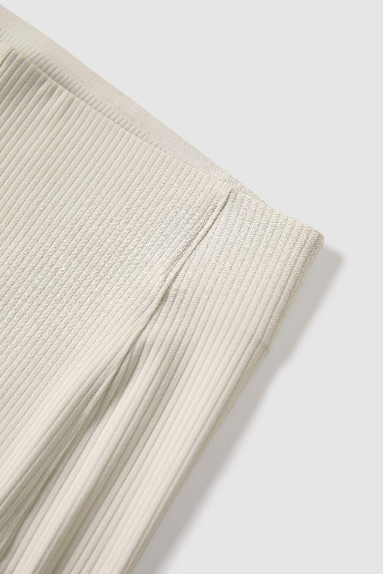 Hüfthebende Slim Flare-Hose mit hoher Taille