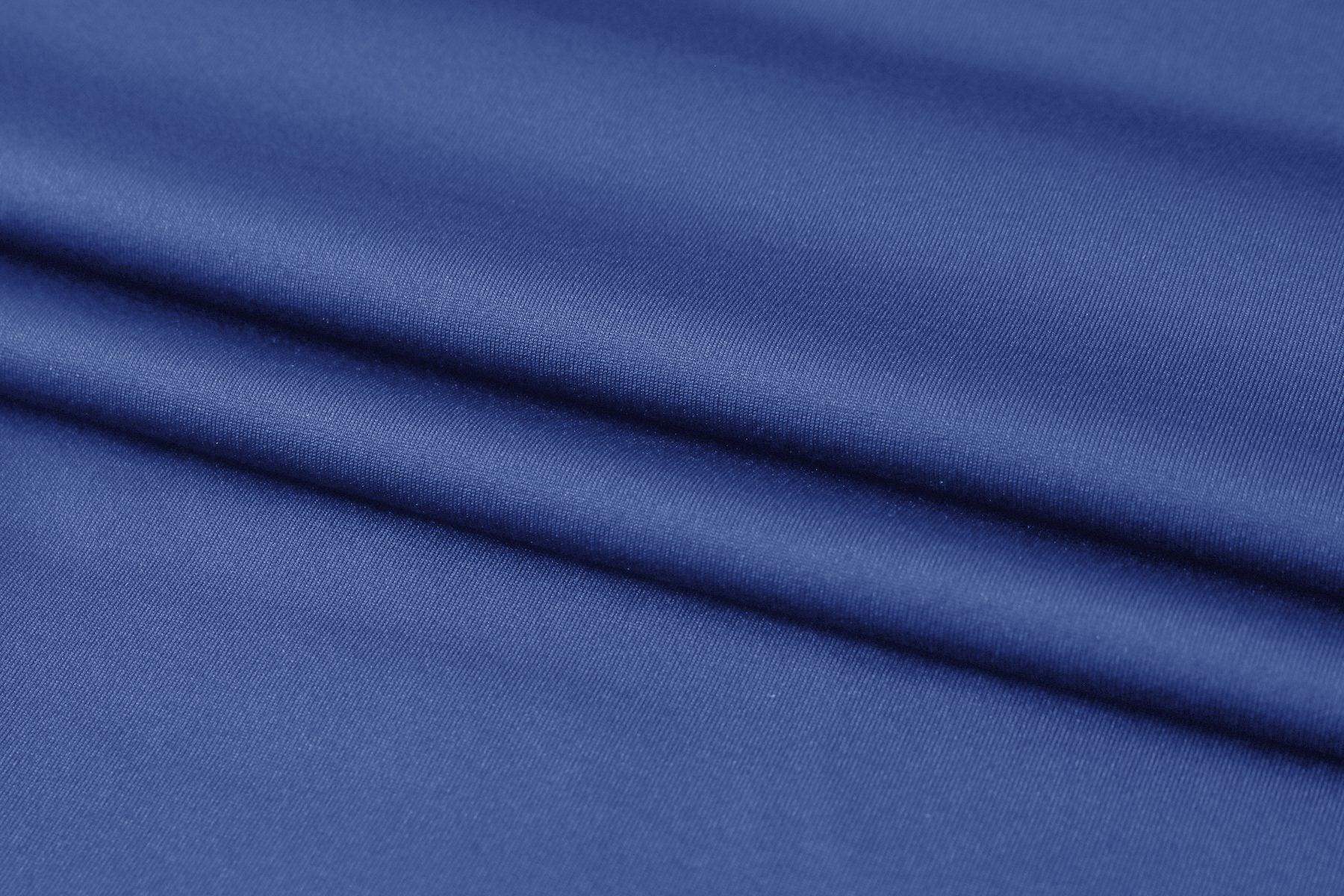 Schmales Kurzarmoberteil für Herren