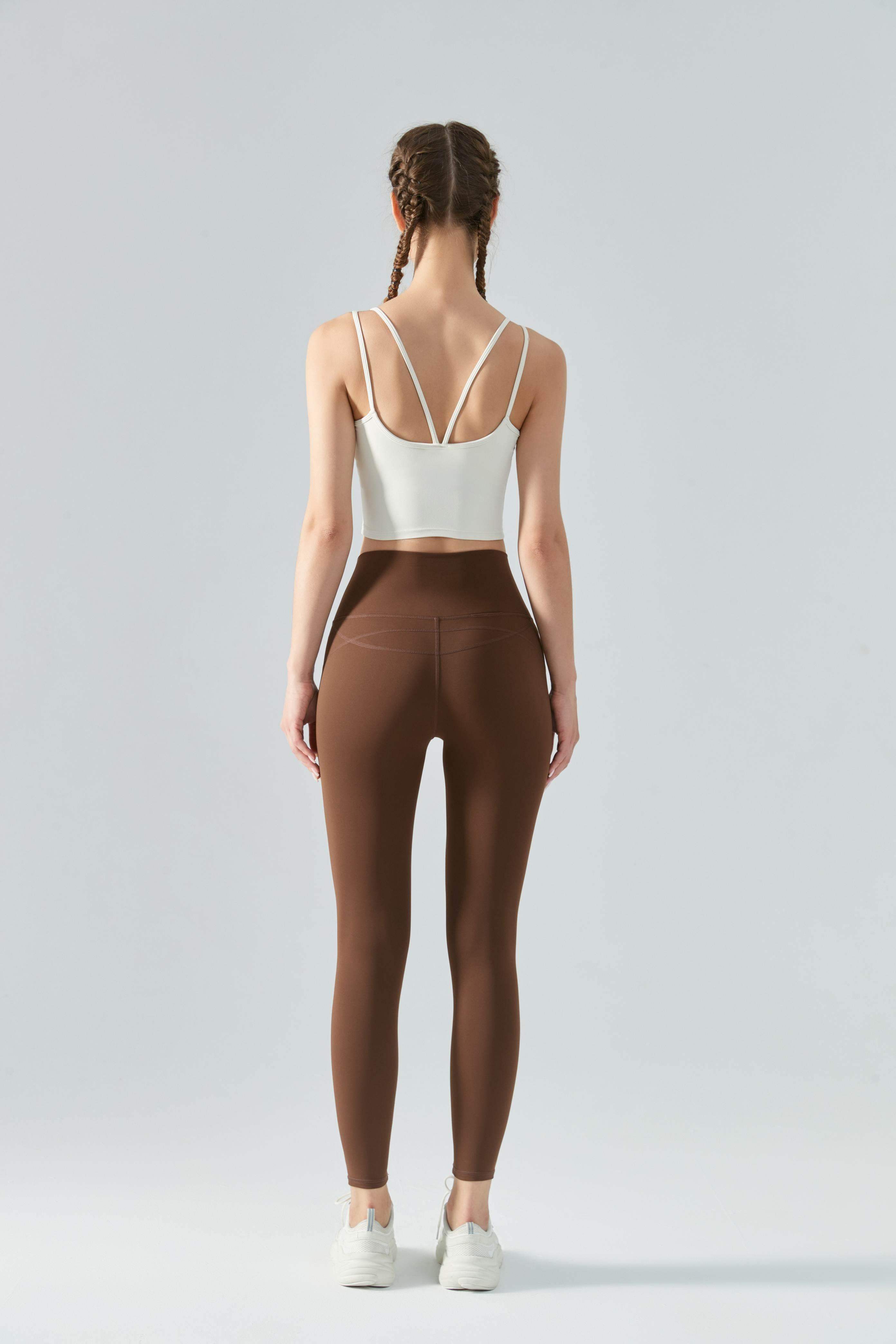 Nahtloser Sport-BH mit integrierten Polstern