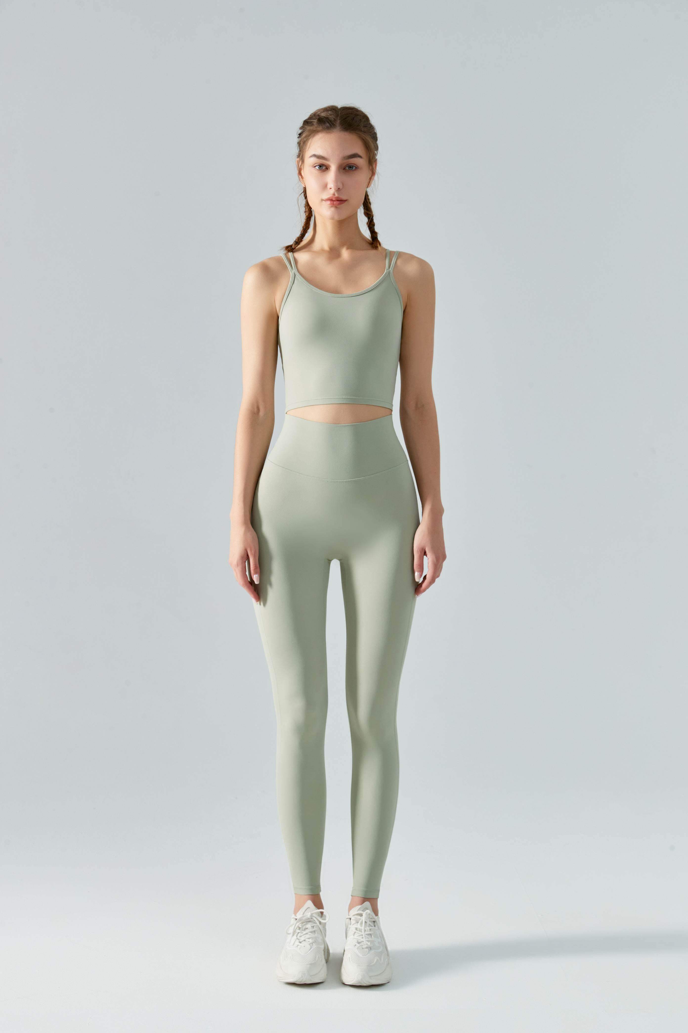 Nahtloser Sport-BH mit integrierten Polstern